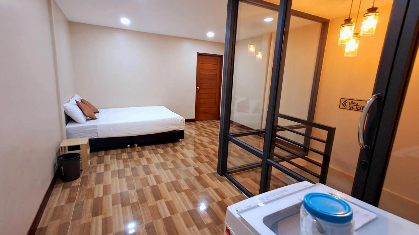 New! Kg 3 Bedrooms/ Free Wi-fi *
